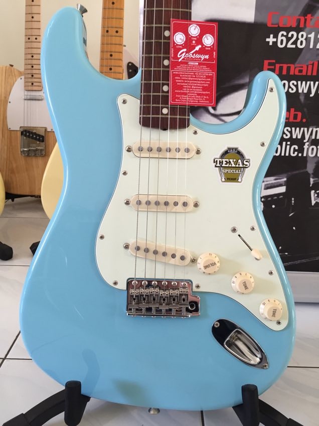 好評最新作Fender Japan ST62-TX SBL フェンダー