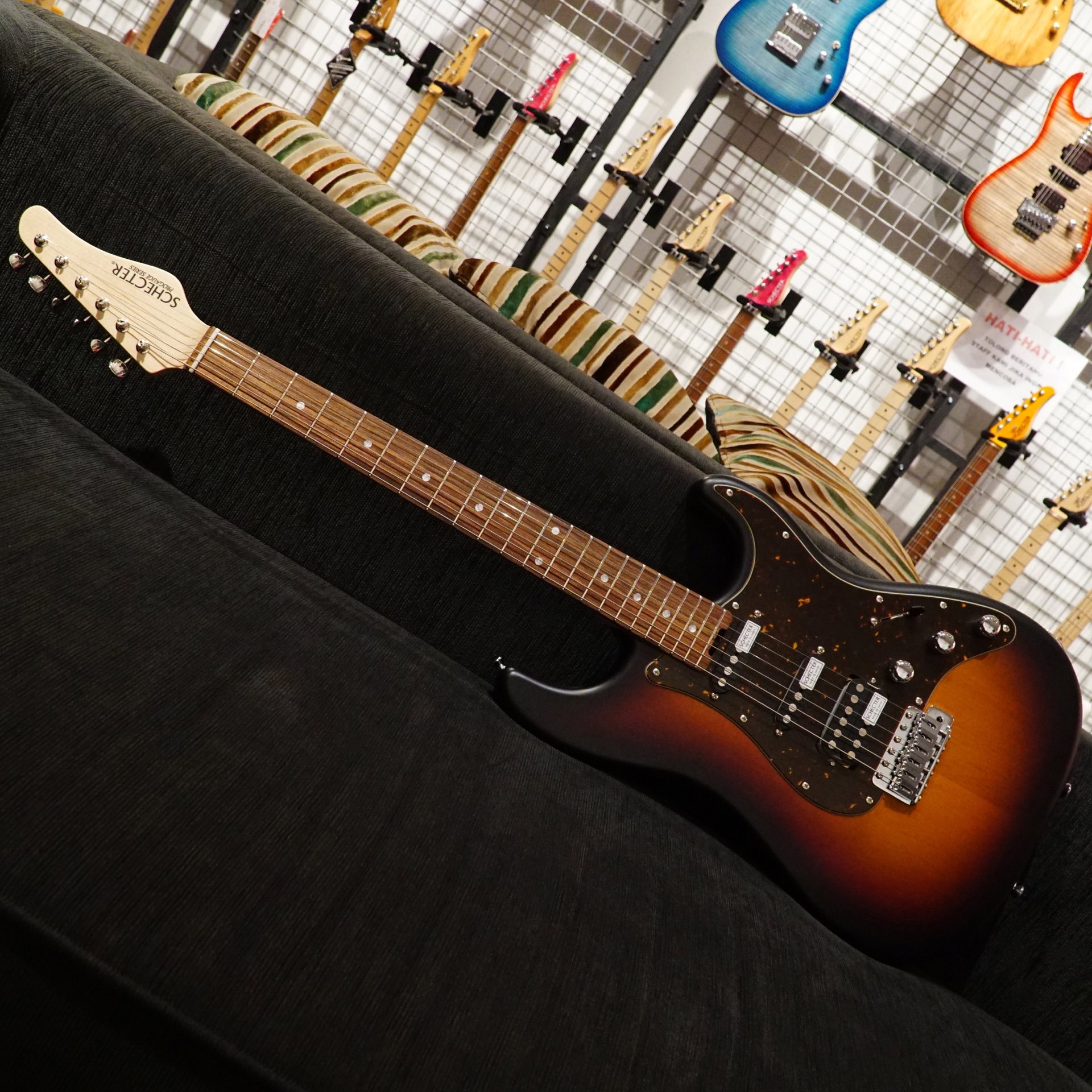 Schecter Japan Ps-s-st-4-al/gi/3tsb/pf – 3 Tone Sunburst – Gooswyn 