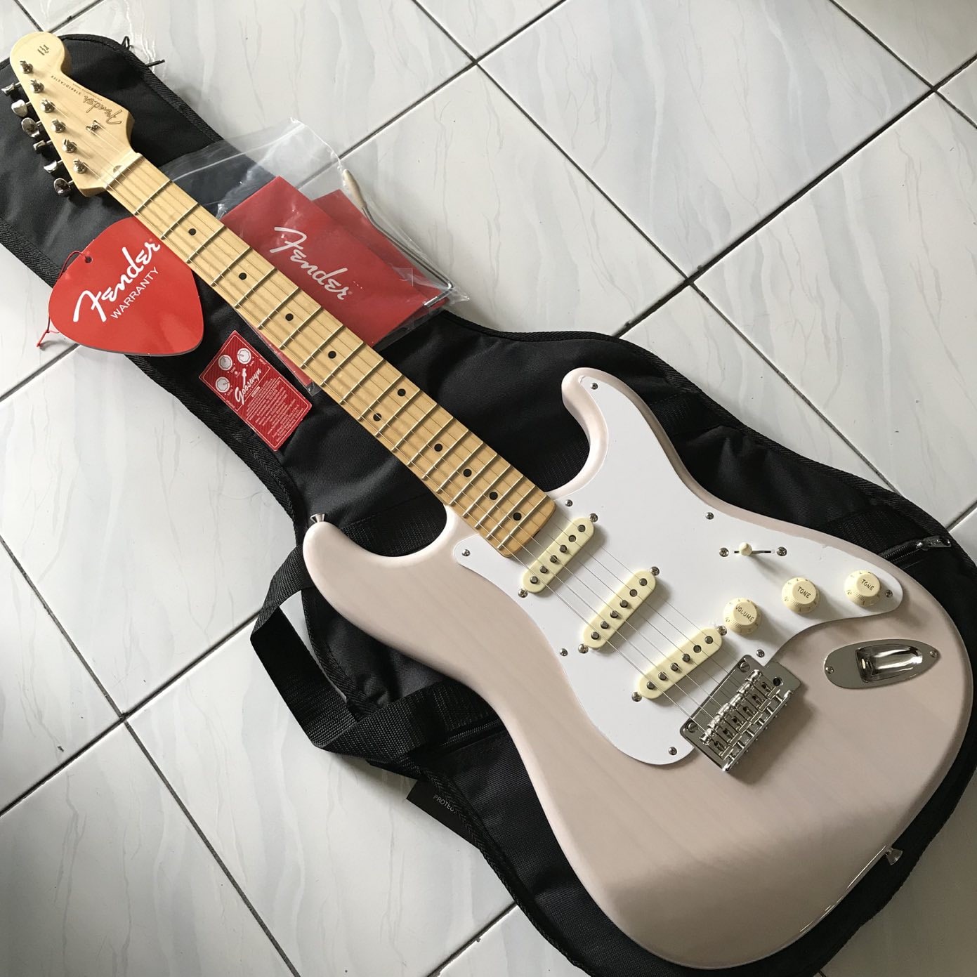 No Stock !! ** Fender Japan Hybrid '50s Stratocaster Us Blonde