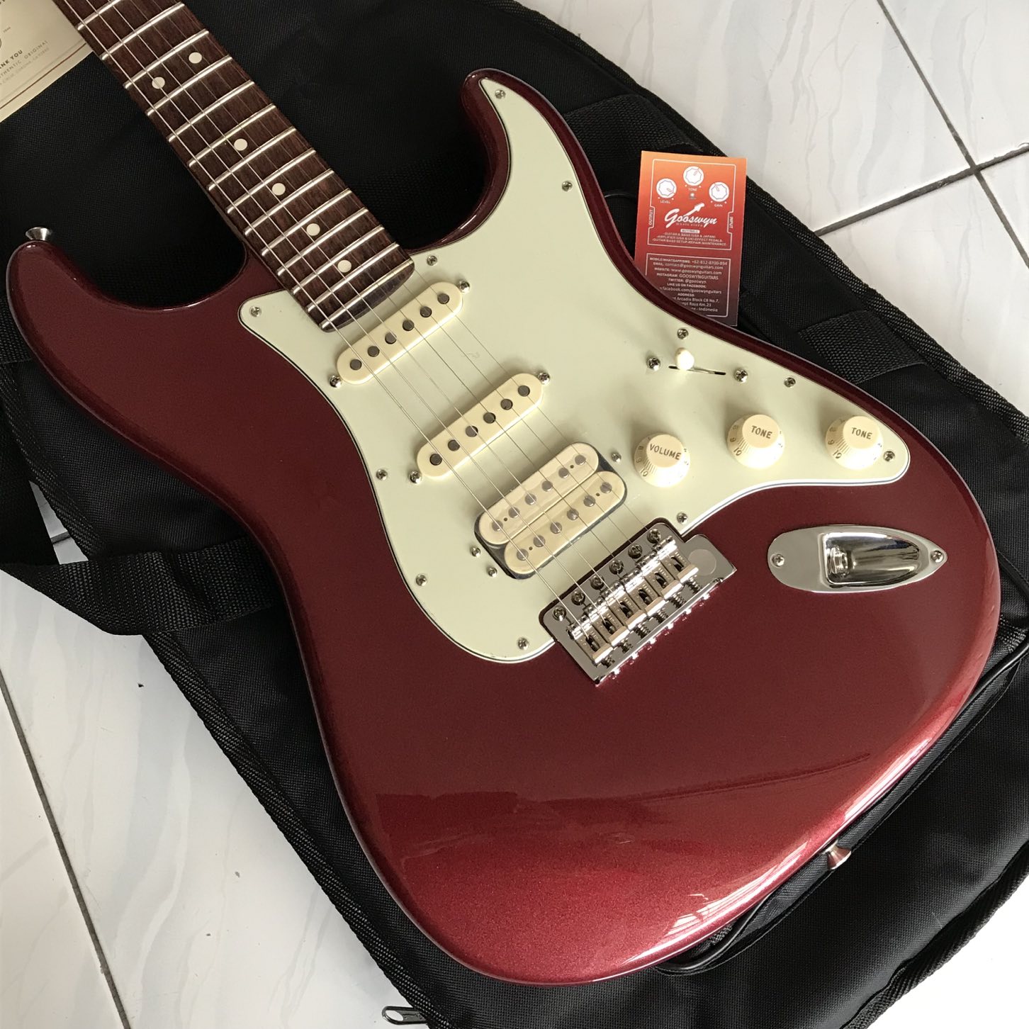 Fender Usa American Performer Stratocaster Hss – Aubergine 