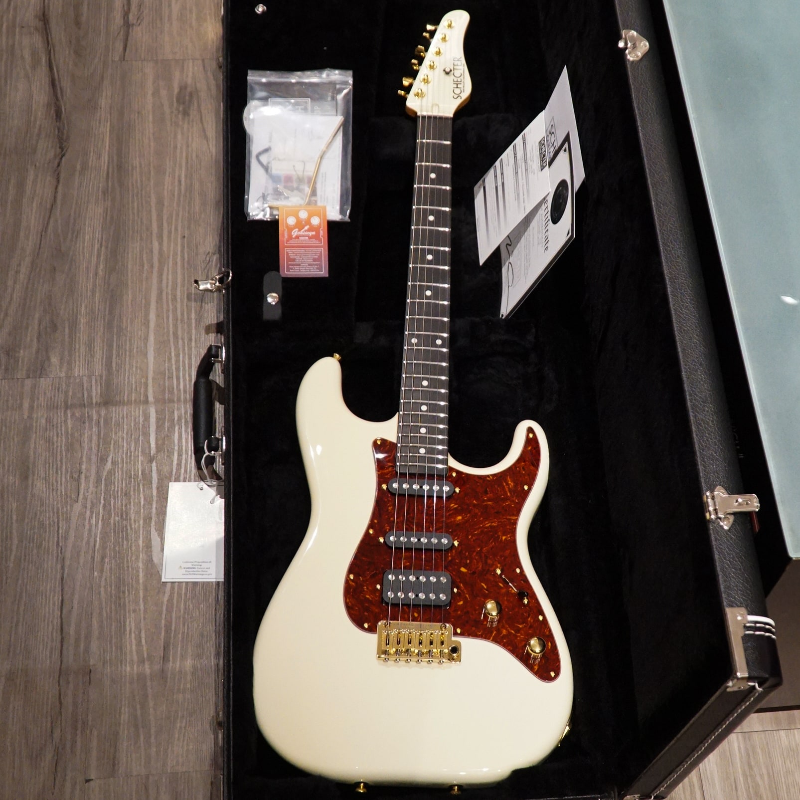 Schecter Usa Custom Shop Traditional Hss – Vintage White Gold