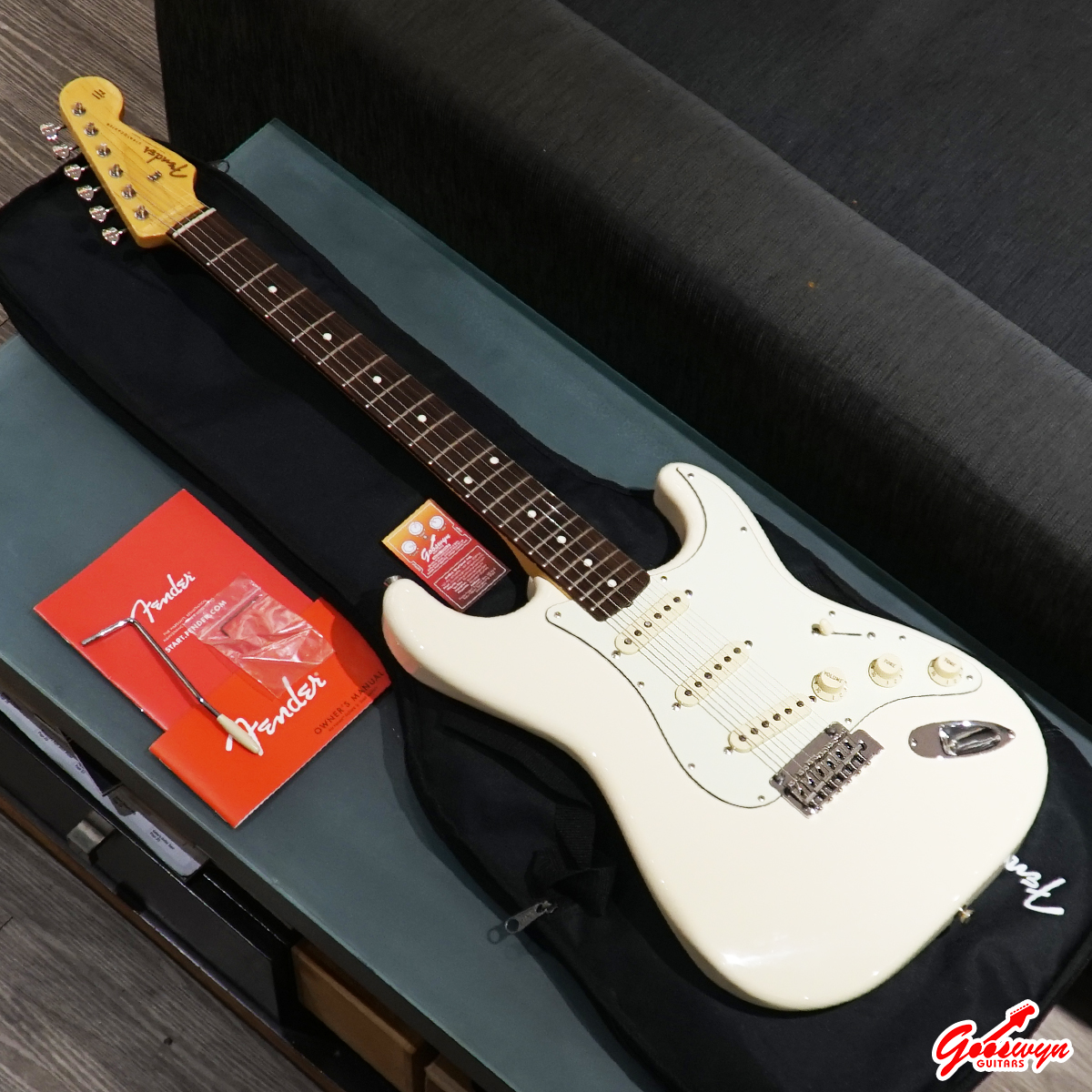 Fender Japan Hybrid '60s Stratocaster Vintage White 2017 – Gooswyn 