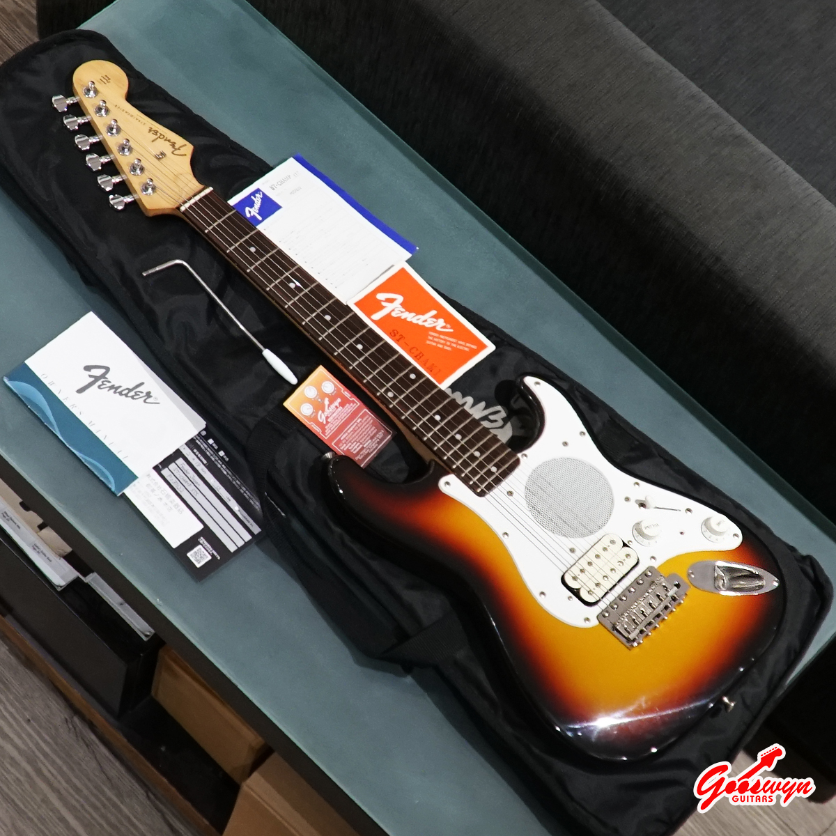 エレキギター フェンダー st-champ ストラト スピーカー内蔵 ストラト 
