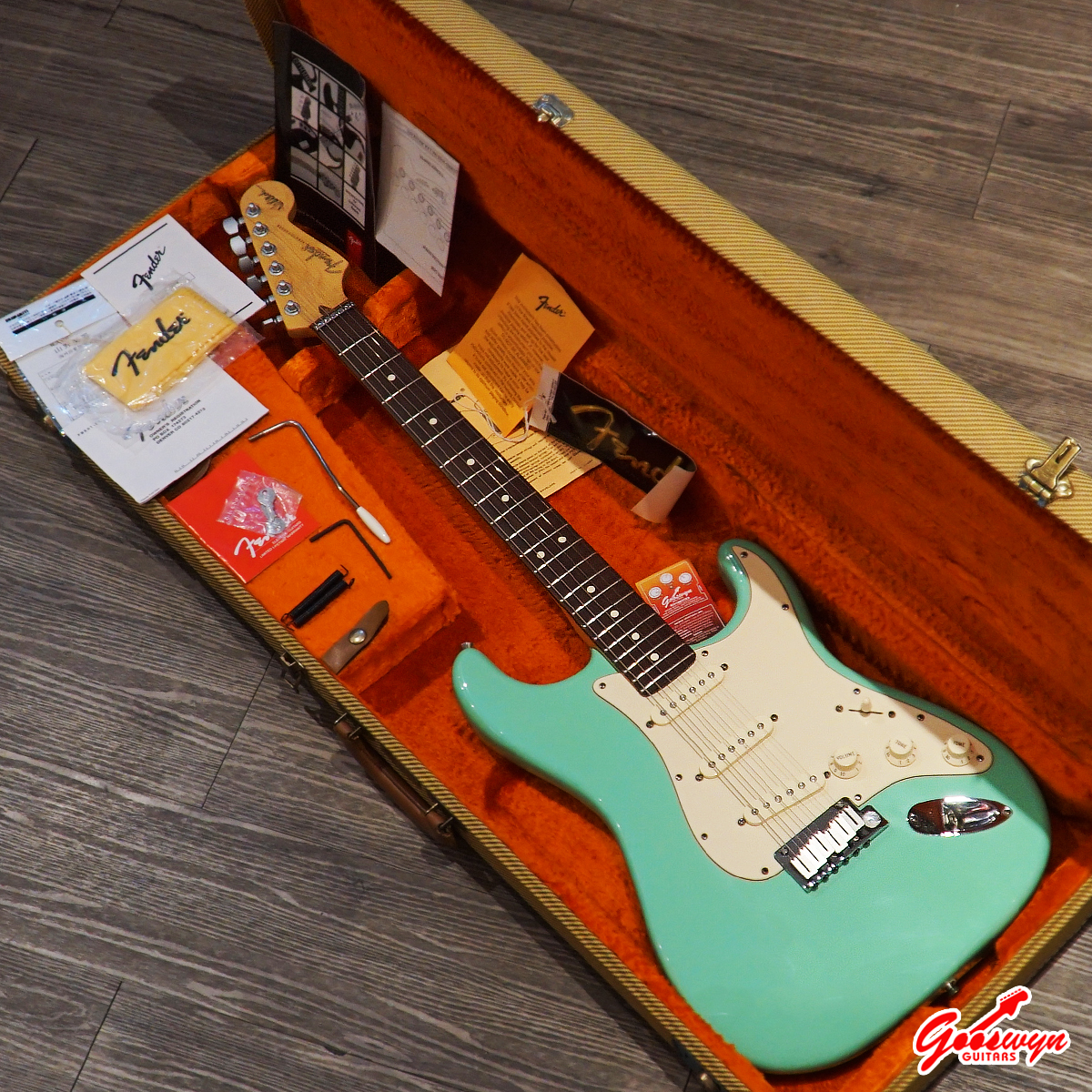 USED 2001 Fender Jeff Beck Signature Stratocaster – Surf Green 130726 1C
