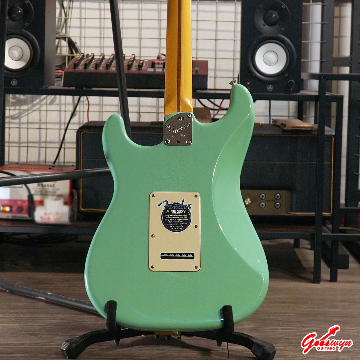 USED 2001 Fender Jeff Beck Signature Stratocaster – Surf Green 130726 4B