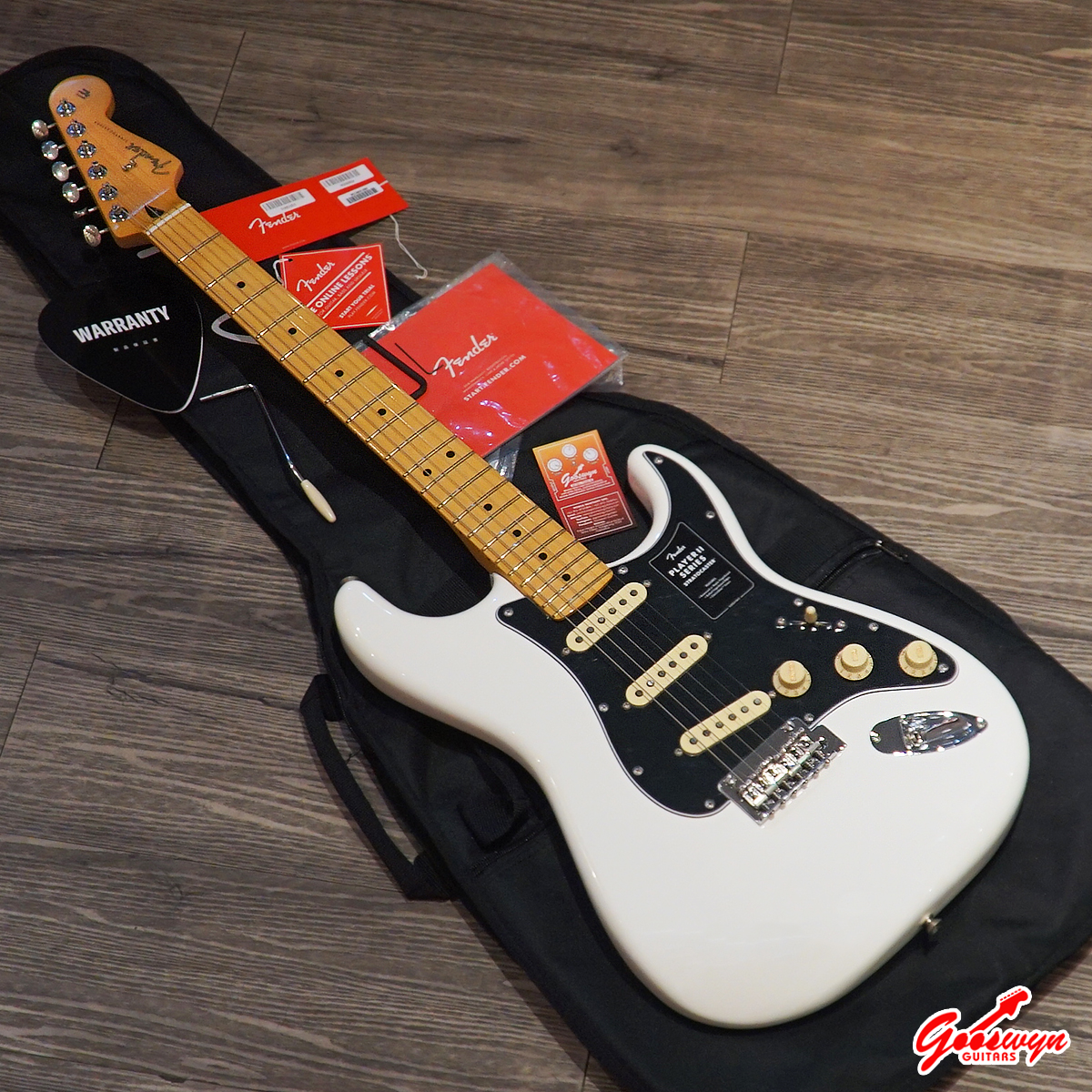 USED 2025 Fender Player II Stratocaster Polar White – Maple Fingerboard 130726 1C