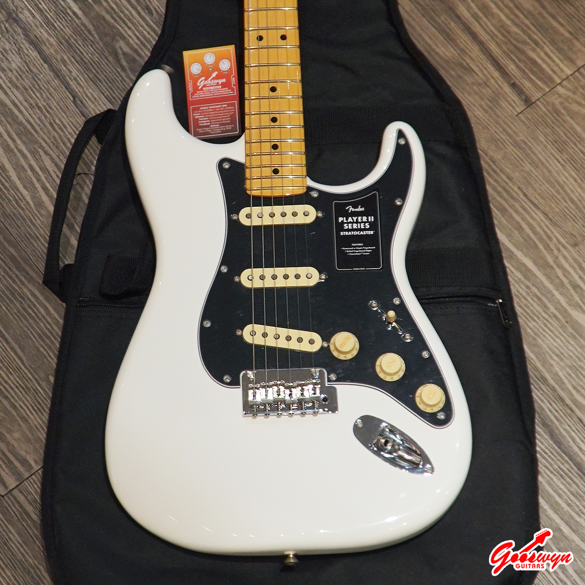 USED 2025 Fender Player II Stratocaster Polar White – Maple Fingerboard 130726 2B