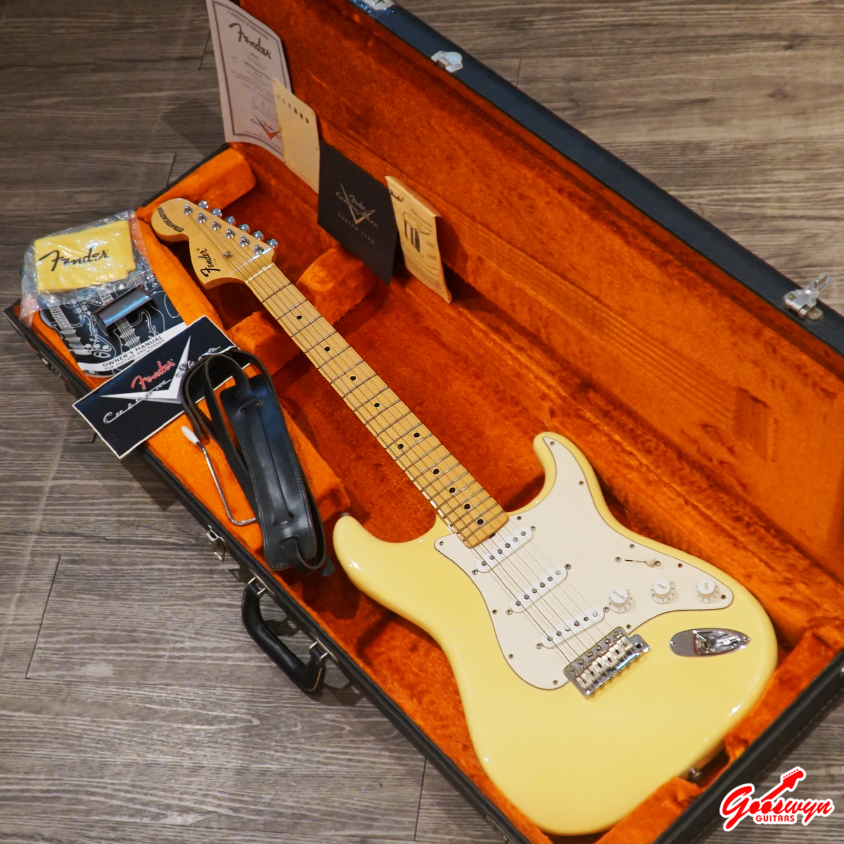USED 2010 Fender Custom Shop 1969 Stratocaster Reverse Headstock NOS Olympic White 290826 1C