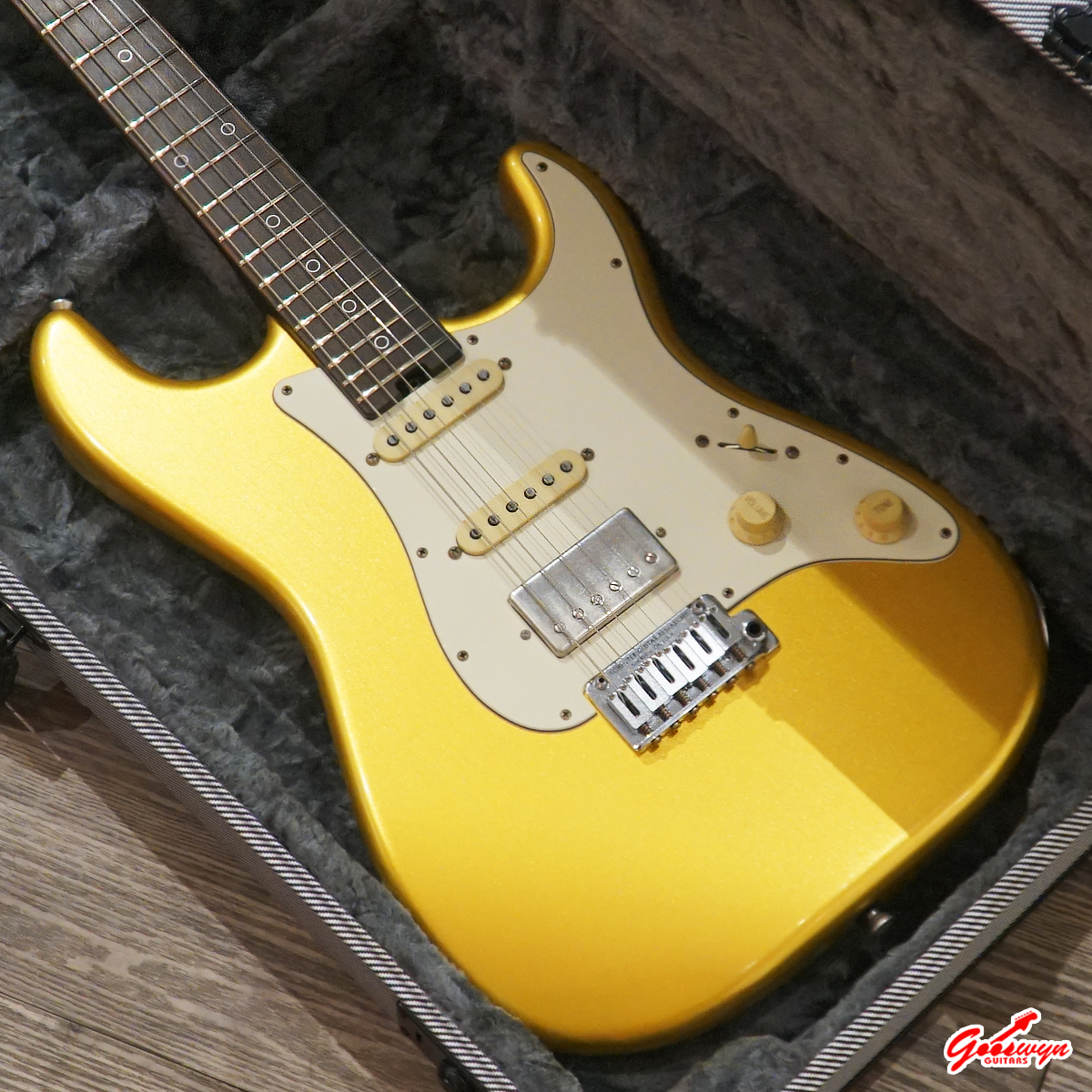 BRAND NEW Schecter USA Custom Shop Limited Edition Nick Johnston Traditional HSS Wembley Atomic Saffron 241026 1A