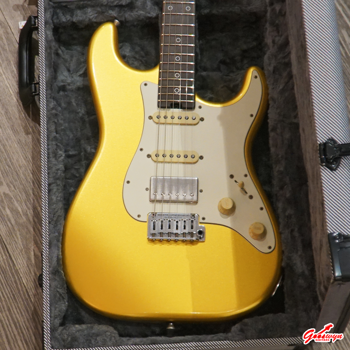 BRAND NEW Schecter USA Custom Shop Limited Edition Nick Johnston Traditional HSS Wembley Atomic Saffron 241026 2B